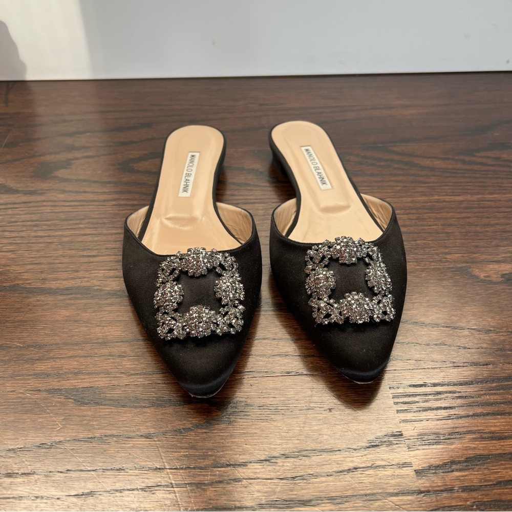 Manolo Blahnik hangisimu flats